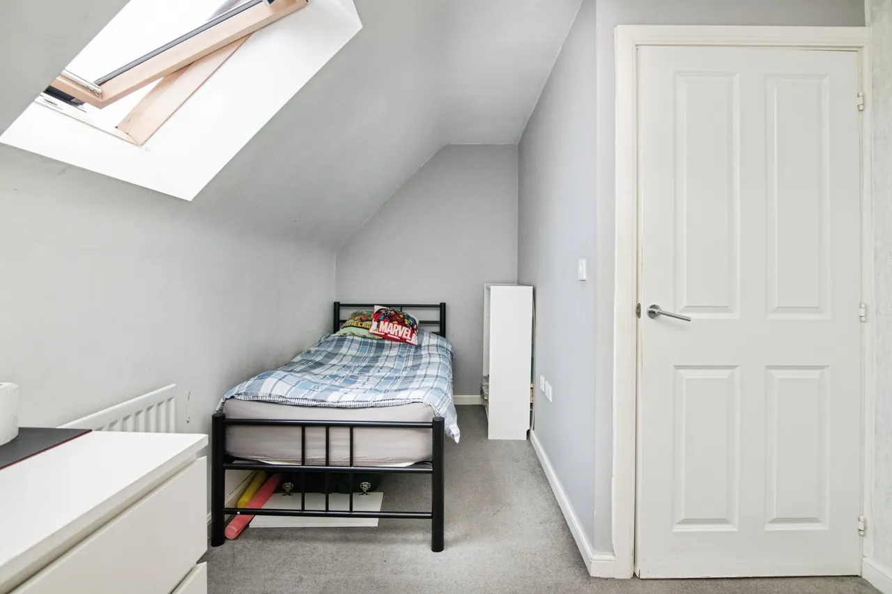 Old College Avenue, Oldbury, B68, photo 7