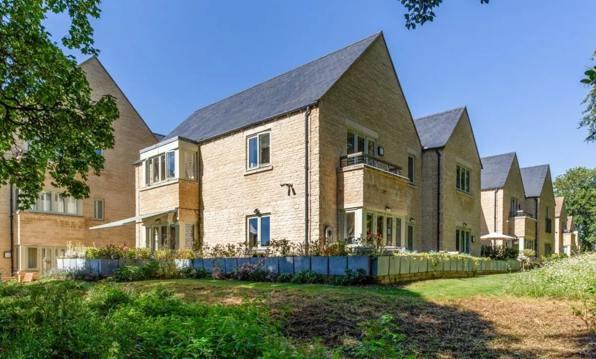 flat for sale, Siddington Park, Cirencester, GL7