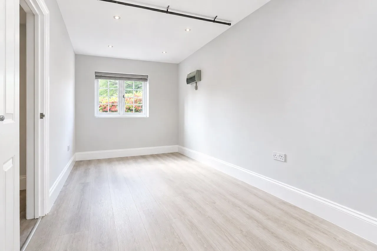 Whitewater Road, Fleet, GU51, photo 13