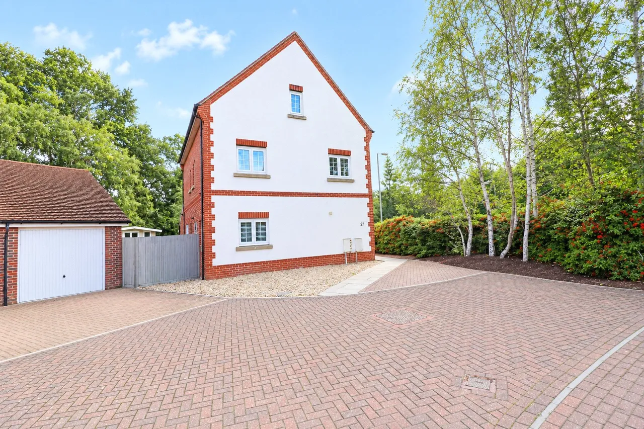 Whitewater Road, Fleet, GU51, photo 18