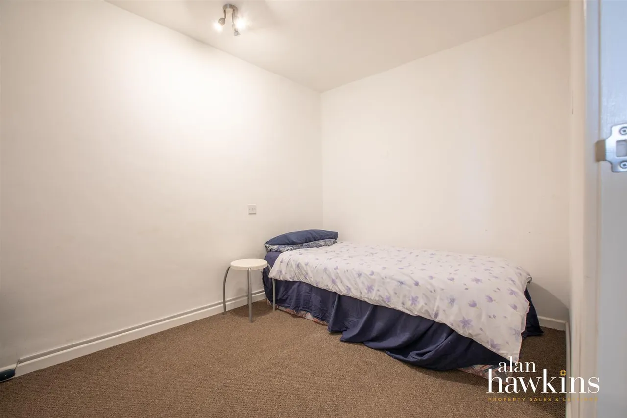 Marlborough Court, Royal Wootton Bassett, photo 7