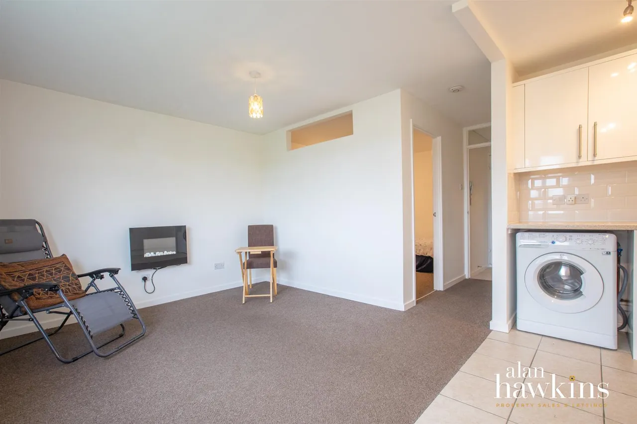 Marlborough Court, Royal Wootton Bassett, photo 5