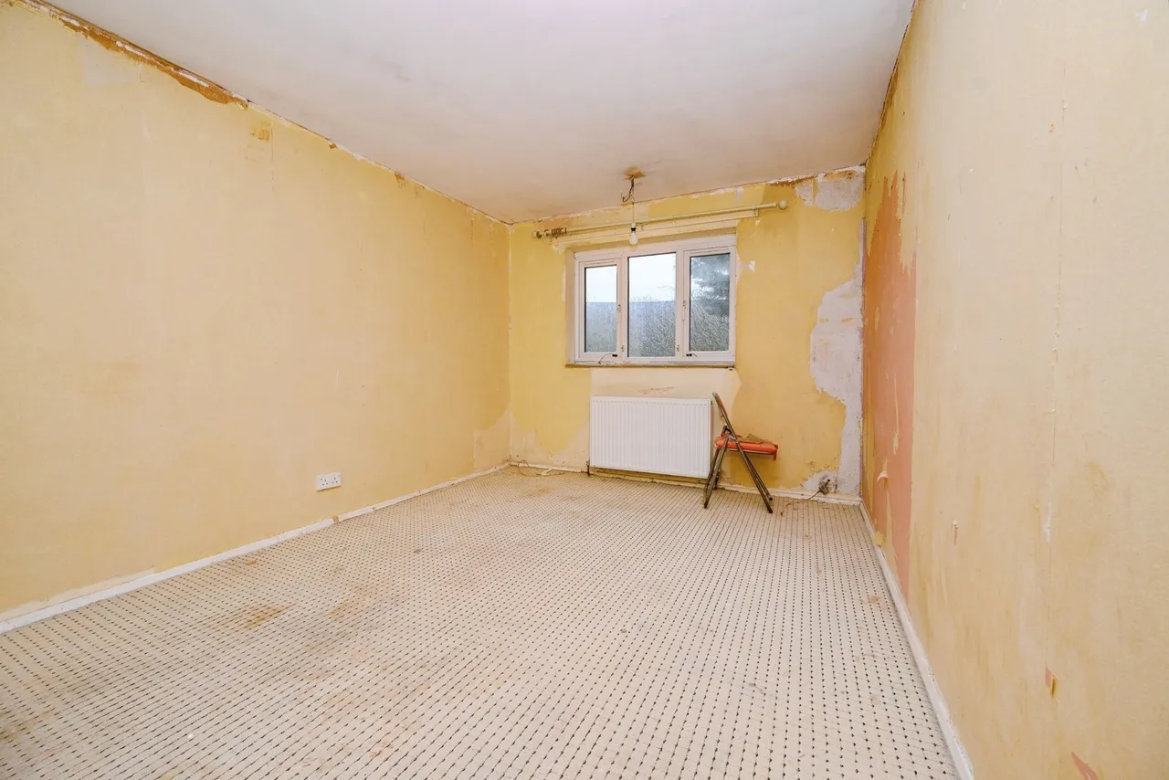 Bank Close, Luton, Bedfordshire, LU4, photo 12