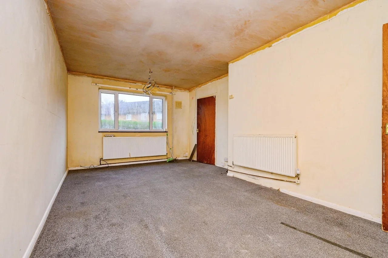 Bank Close, Luton, Bedfordshire, LU4, photo 6