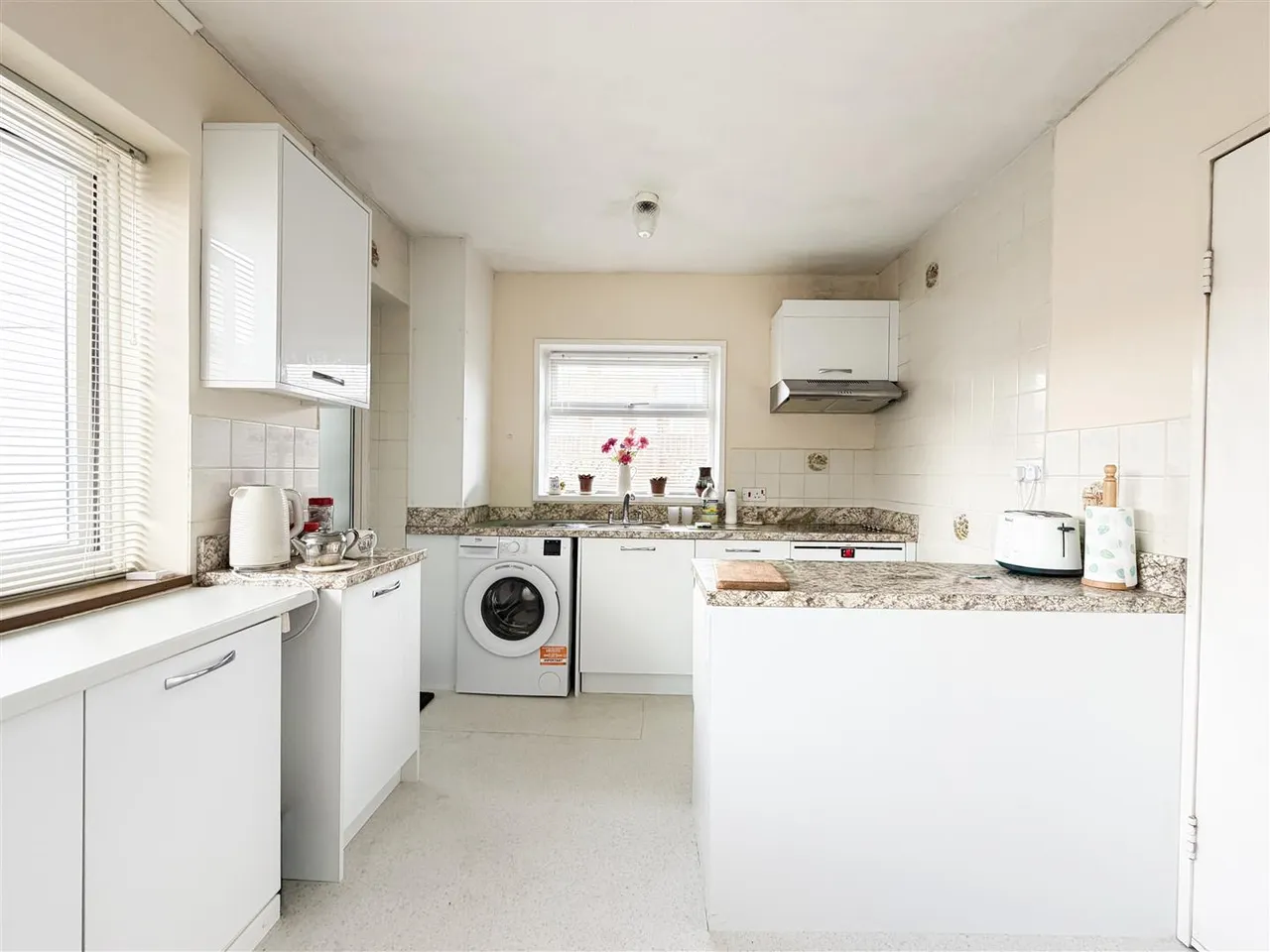Wilton Avenue, Eastbourne, BN22 9HU, photo 5
