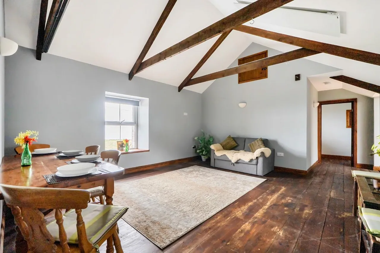 Freehold fish & chip shop with luxury two bedroom apartment in Sennen, TR19, photo 6