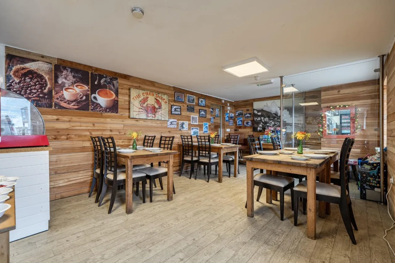 Freehold fish & chip shop with luxury two bedroom apartment in Sennen, TR19, photo 18