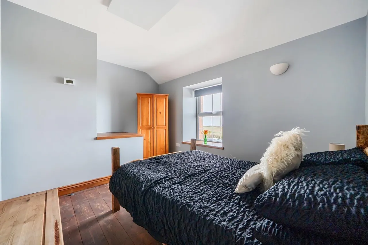 Freehold fish & chip shop with luxury two bedroom apartment in Sennen, TR19, photo 9