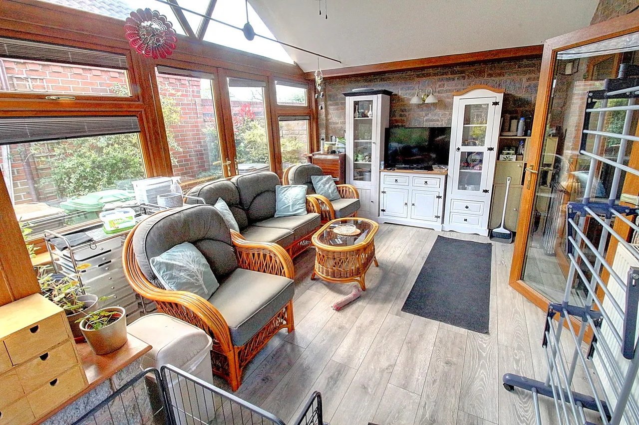 Arbury Garth, Nuneaton, CV10, photo 4