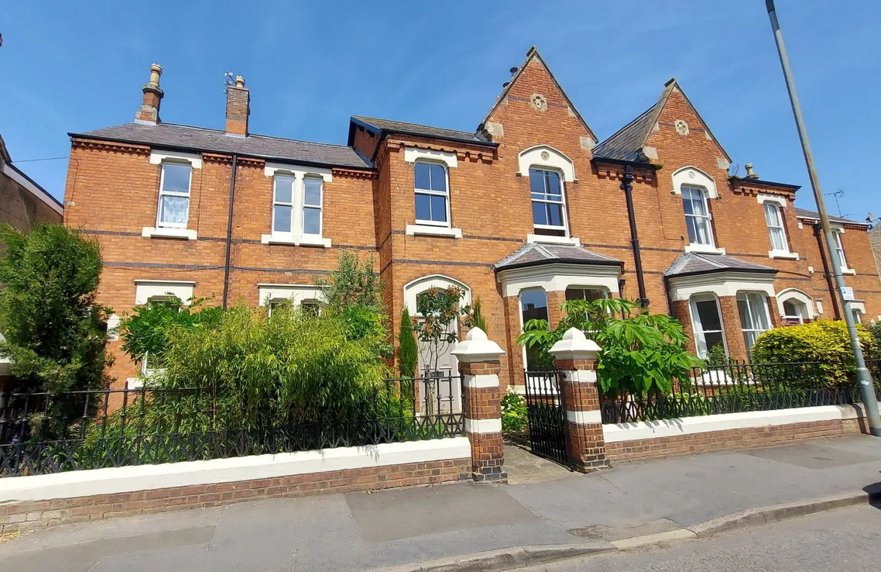 5 bed character property for sale — West Street, BOURNE, PE10