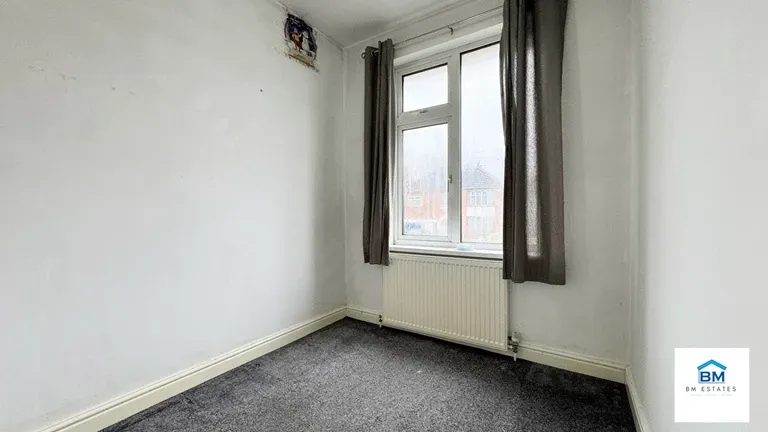Crown Hills Avenue, Leicester, LE5 4HE, photo 8