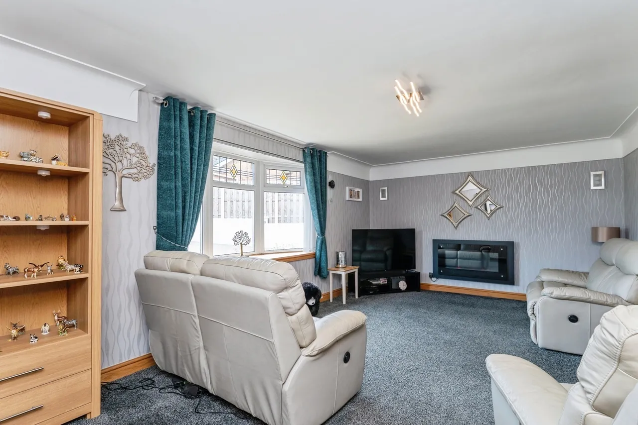 Huntsmans Corner, Wrexham, LL12, photo 12