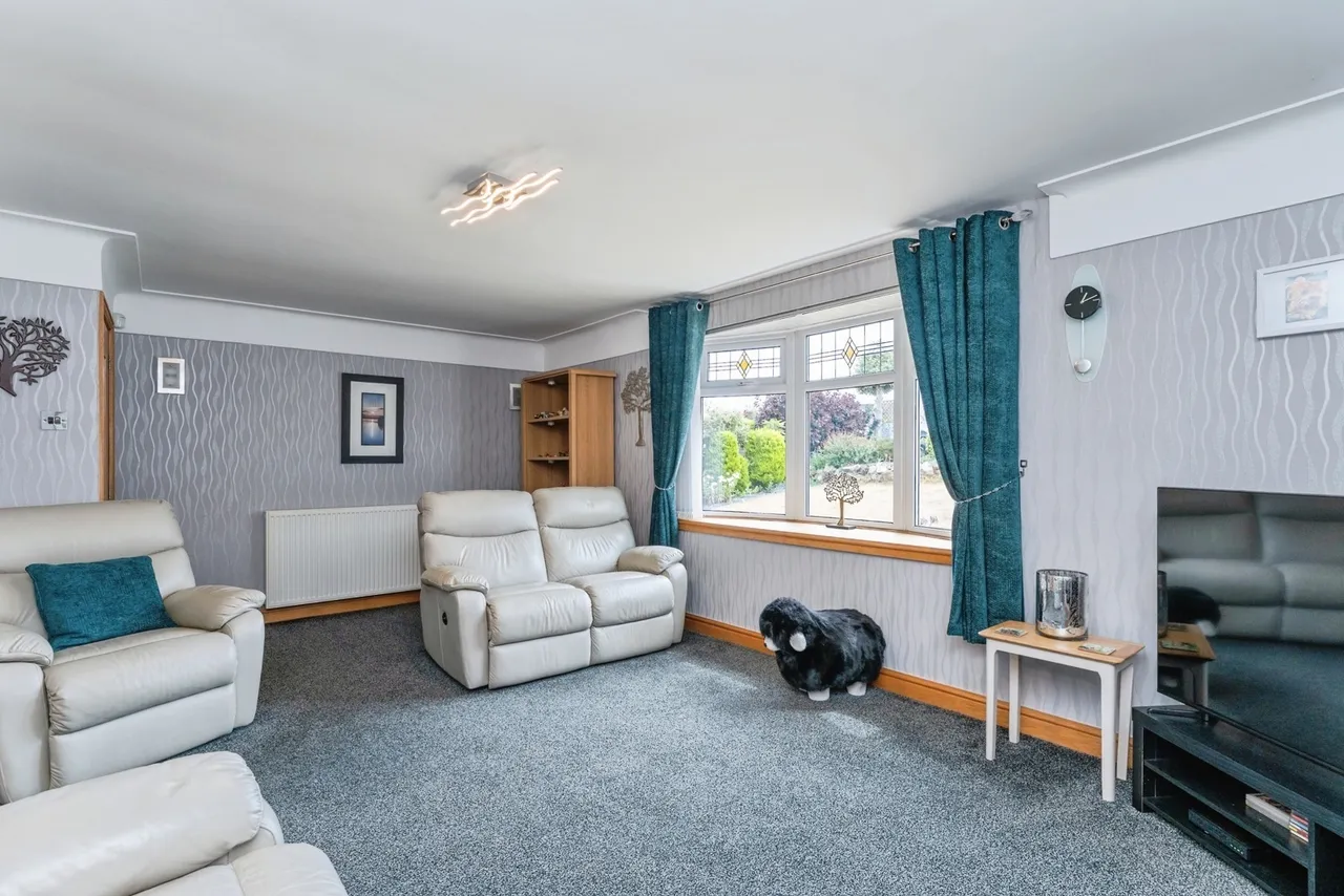 Huntsmans Corner, Wrexham, LL12, photo 6