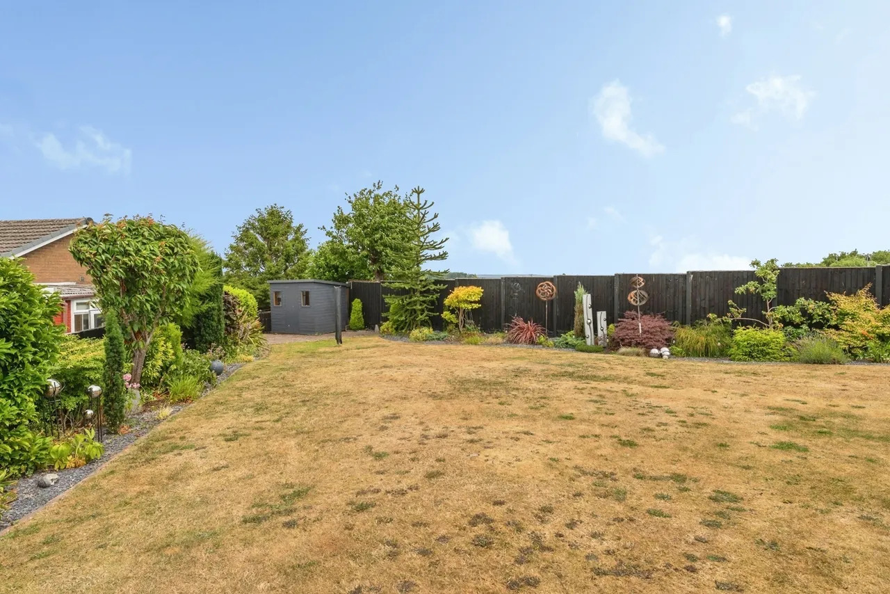 Huntsmans Corner, Wrexham, LL12, photo 26