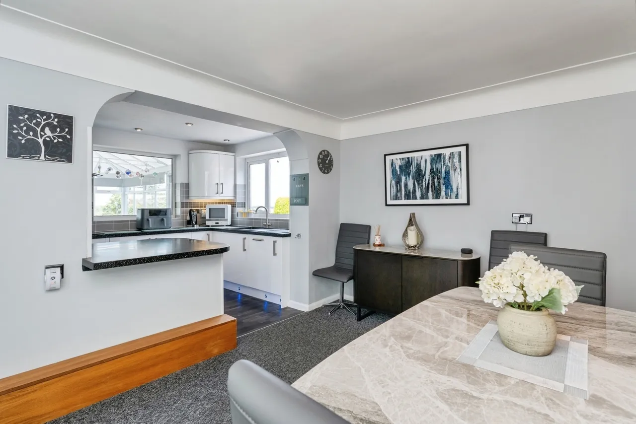 Huntsmans Corner, Wrexham, LL12, photo 8