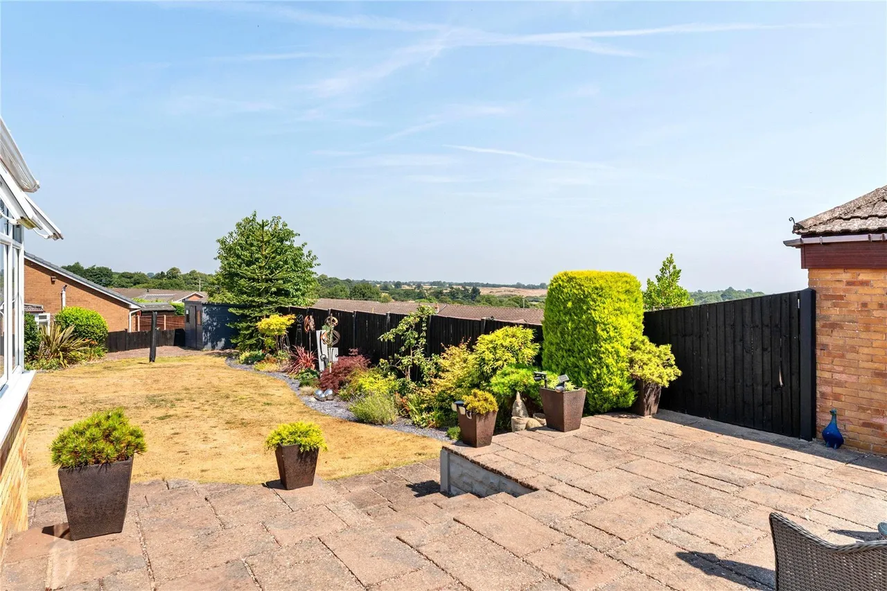 Huntsmans Corner, Wrexham, LL12, photo 31