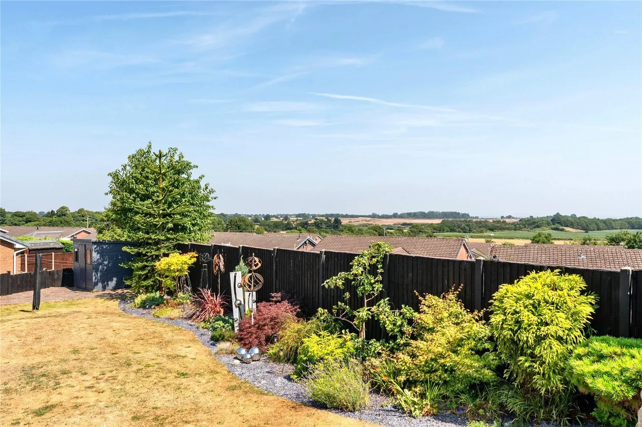 Huntsmans Corner, Wrexham, LL12, photo 28