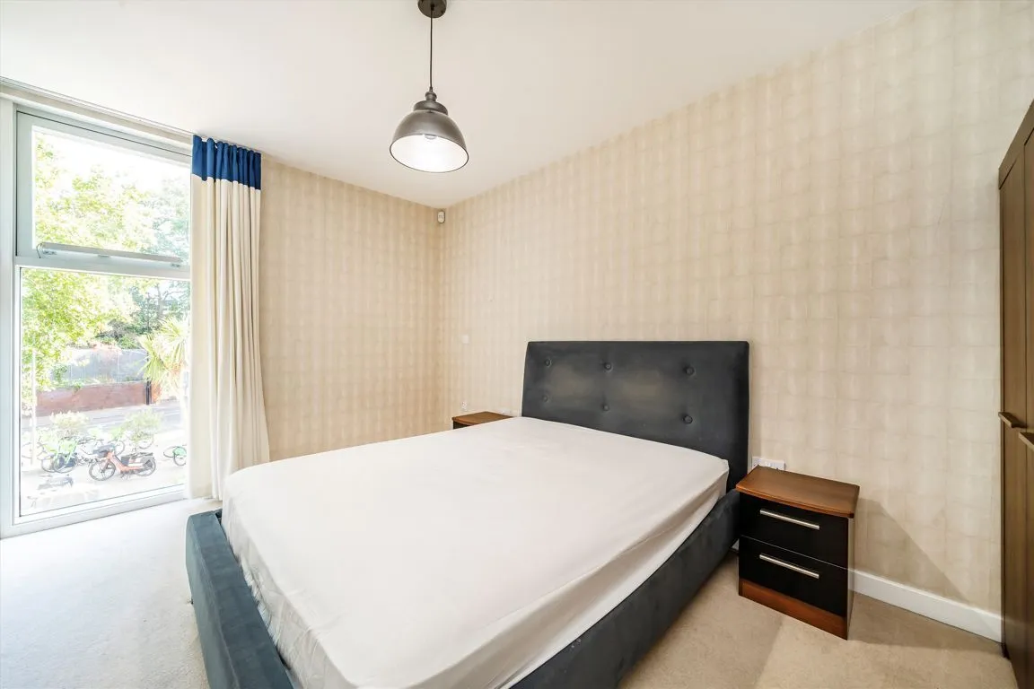 Colonial Drive, W4, photo 4