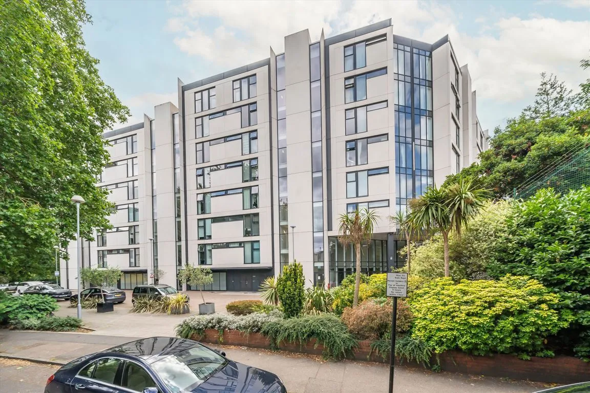 2 bed property for sale, Colonial Drive, W4