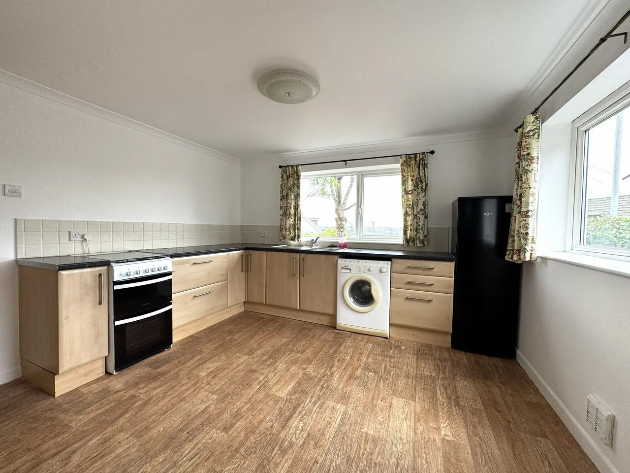 Waunarlwydd Road, Cockett, Swansea, West Glamorgan, SA2 0GB, photo 5