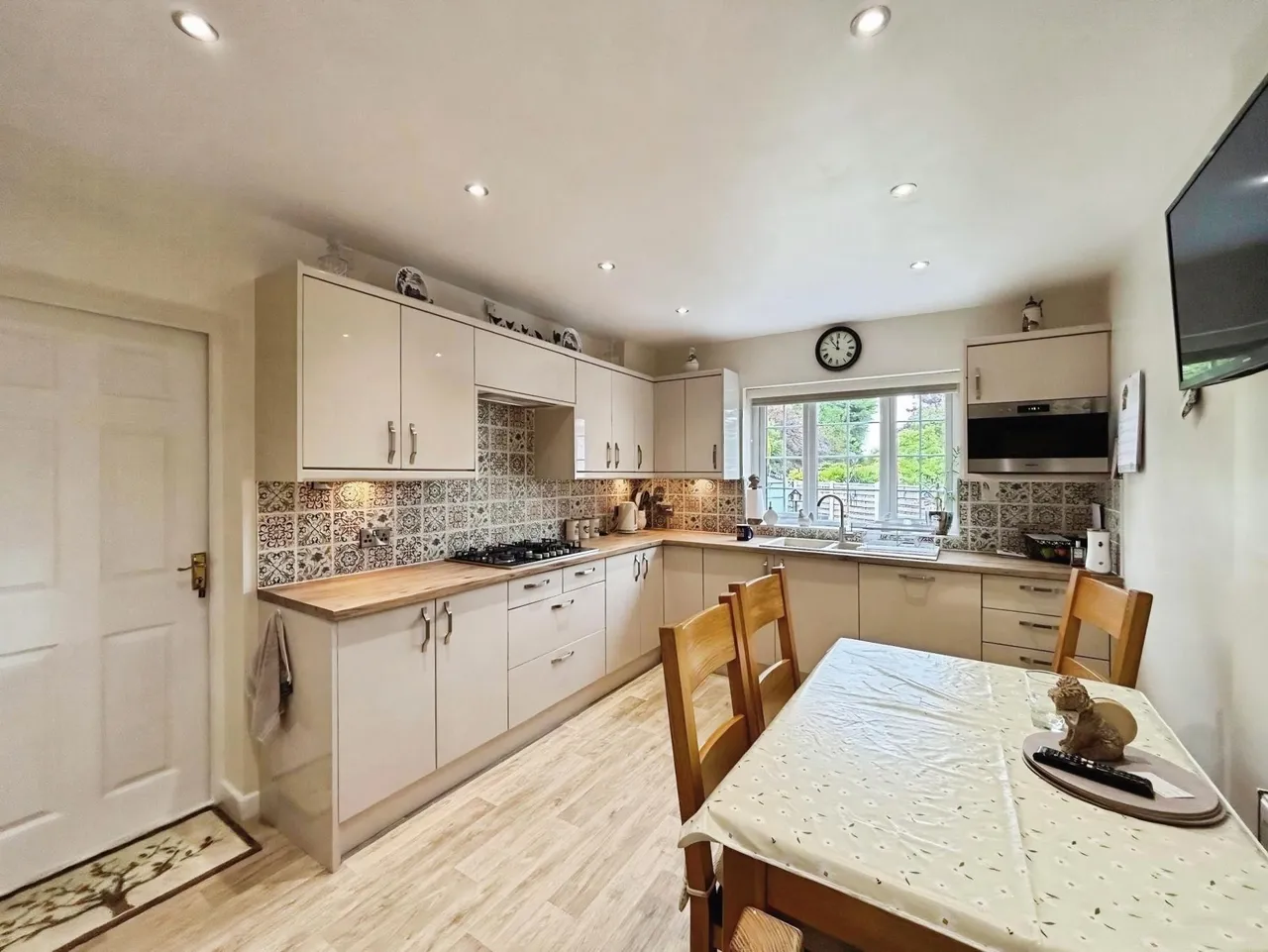 High Street, Thurnscoe, S63, photo 7