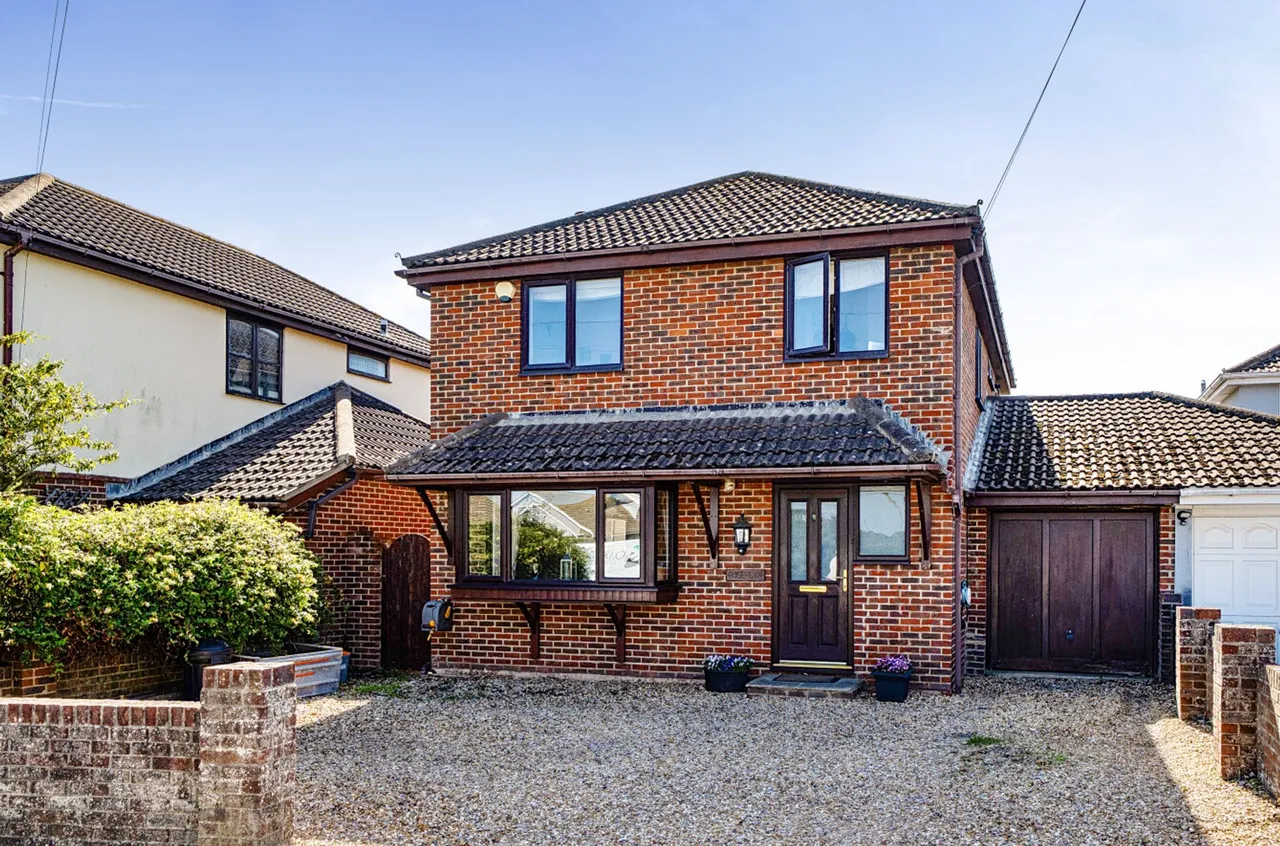 4 bed property for sale, Peerley Road, East Wittering, PO20
