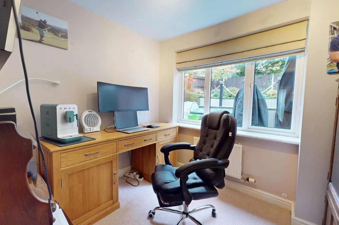 Finchale Avenue, Priorslee, TF2, photo 10