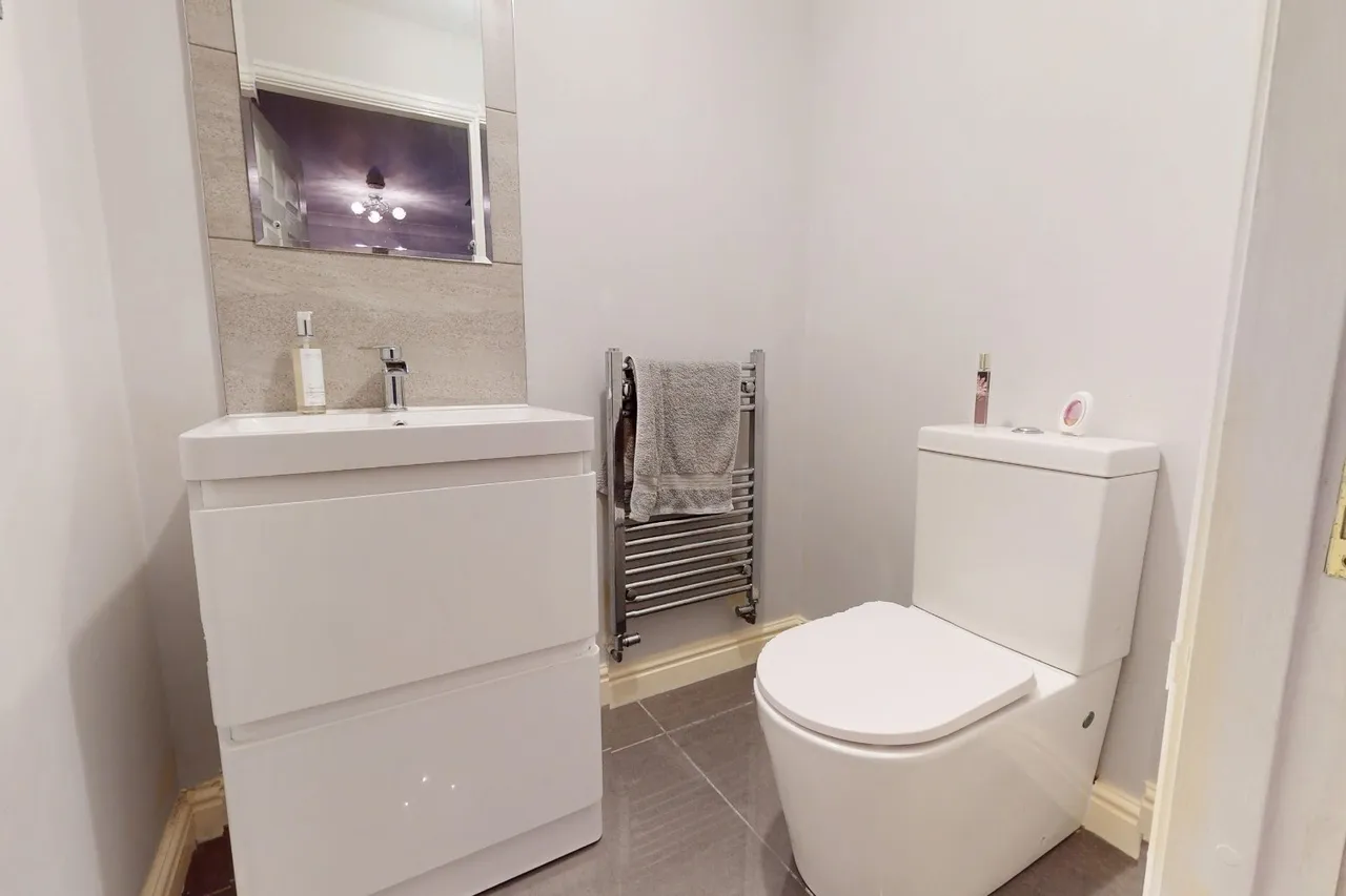 Finchale Avenue, Priorslee, TF2, photo 12