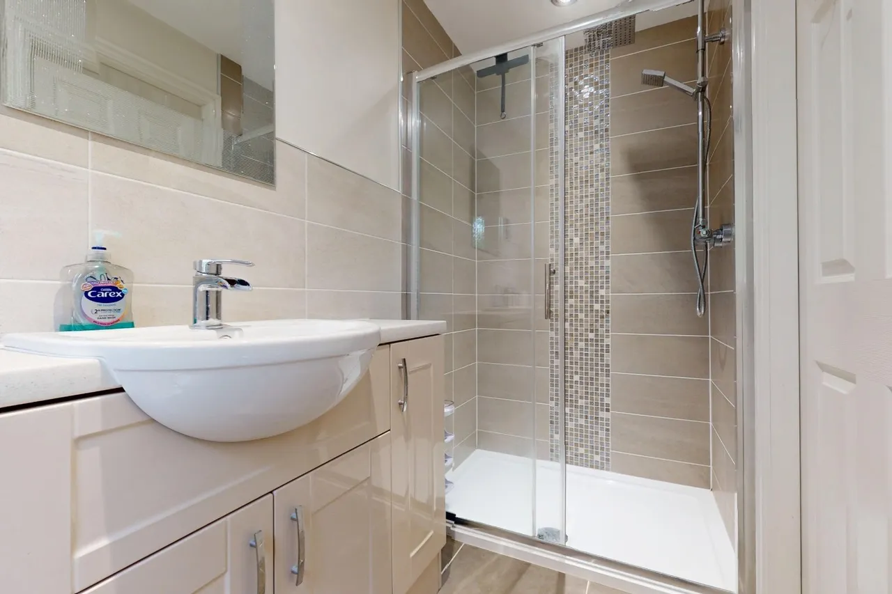 Finchale Avenue, Priorslee, TF2, photo 20