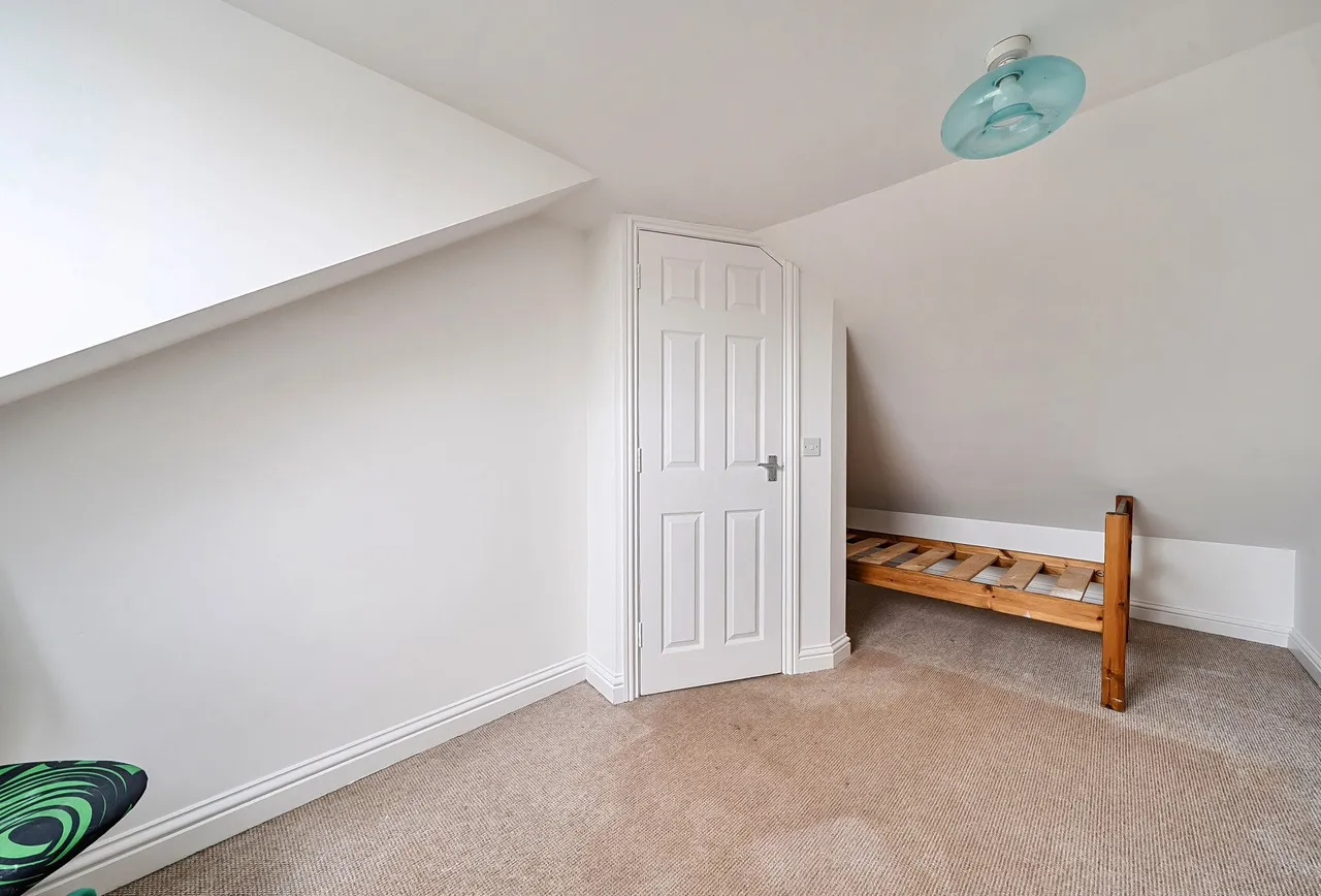Fairfield Parade, Gloucestershire, Leckhampton, GL53 7PJ, photo 8