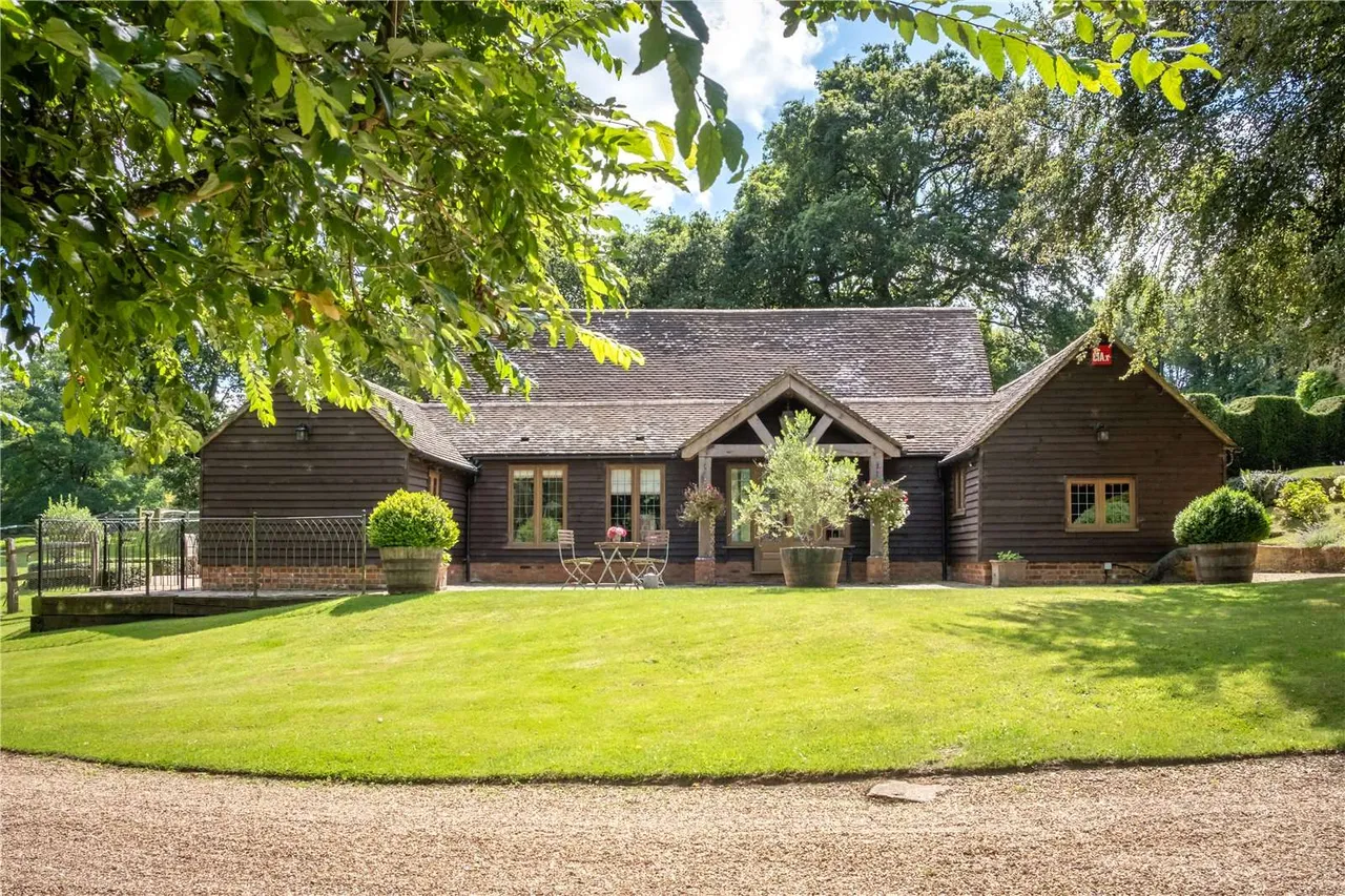 Lodkin Hill, Hascombe, GU8, photo 19