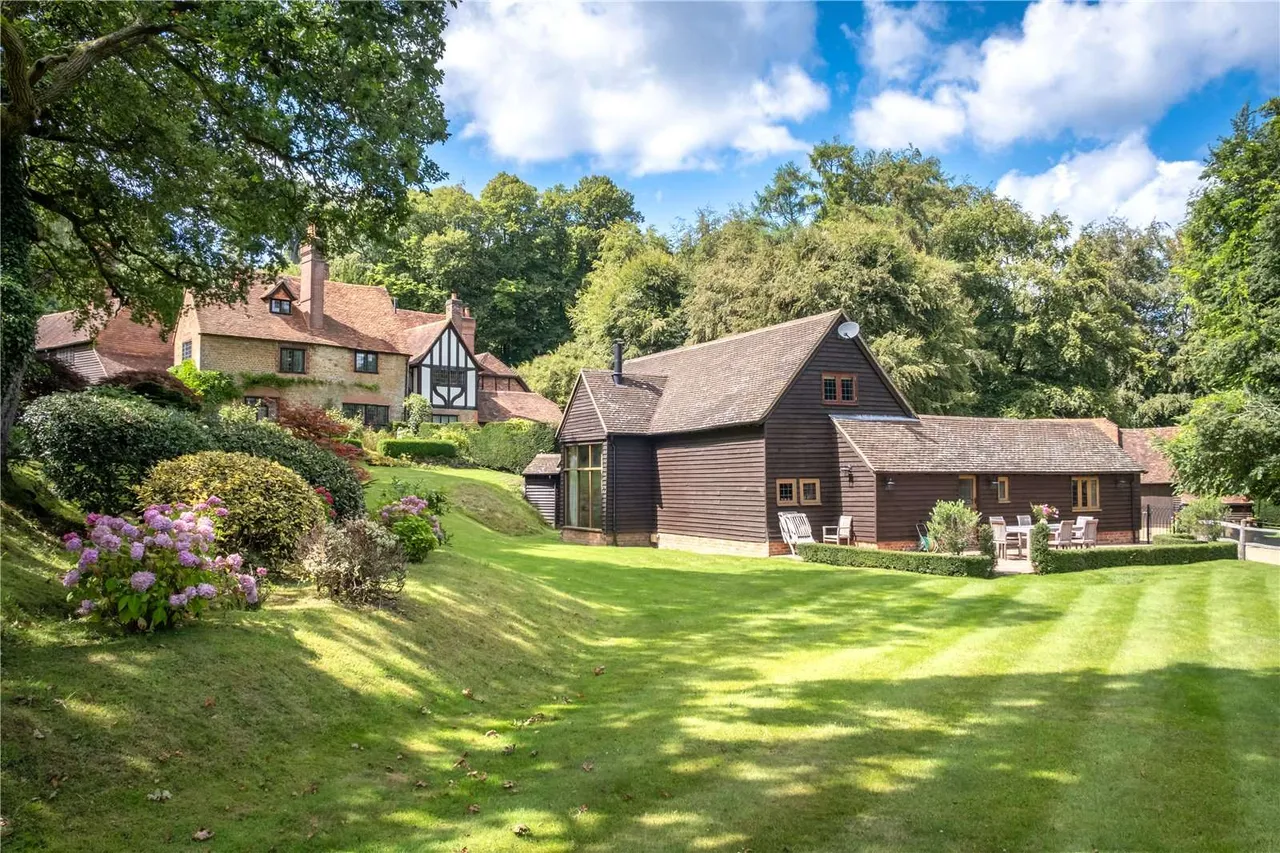 Lodkin Hill, Hascombe, GU8, photo 22