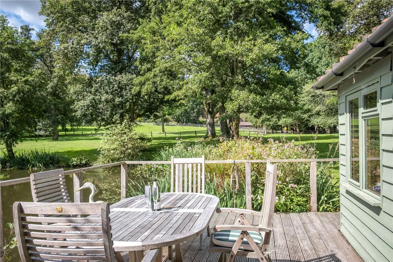 Lodkin Hill, Hascombe, GU8, photo 32