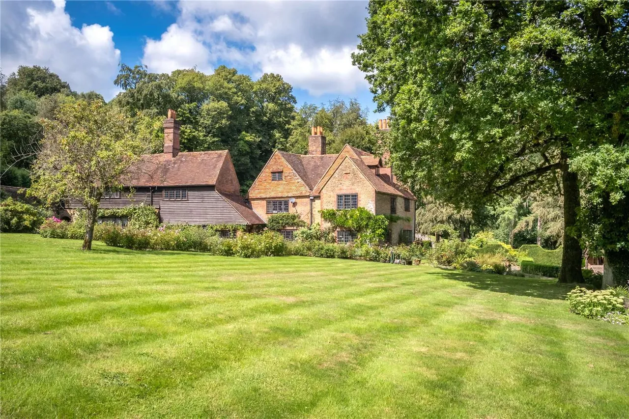 Lodkin Hill, Hascombe, GU8, photo 29