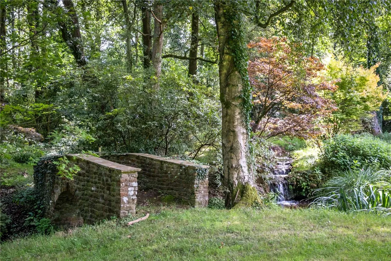 Lodkin Hill, Hascombe, GU8, photo 30