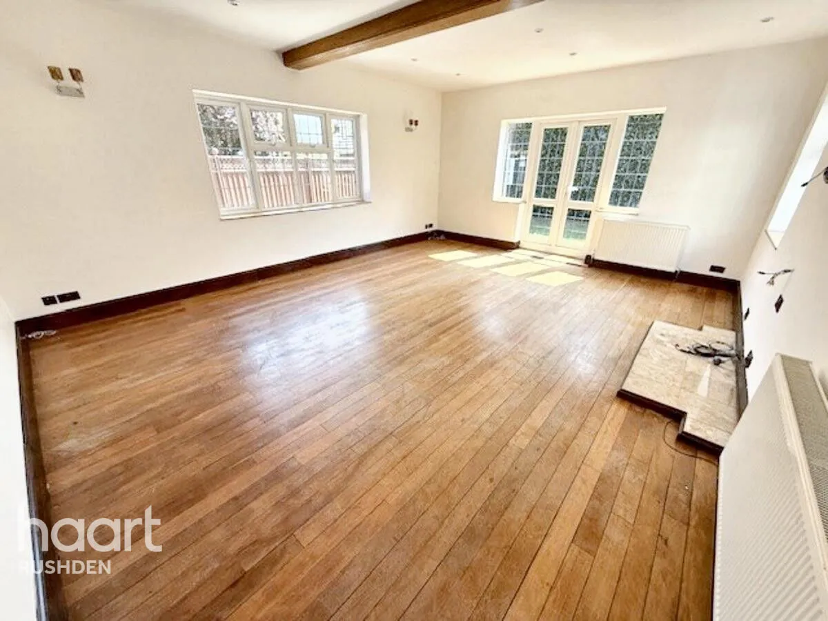 Wellingborough Road, Rushden, NN10, photo 5