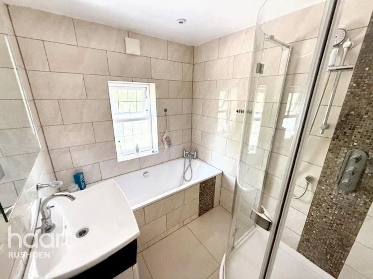 Wellingborough Road, Rushden, NN10, photo 17