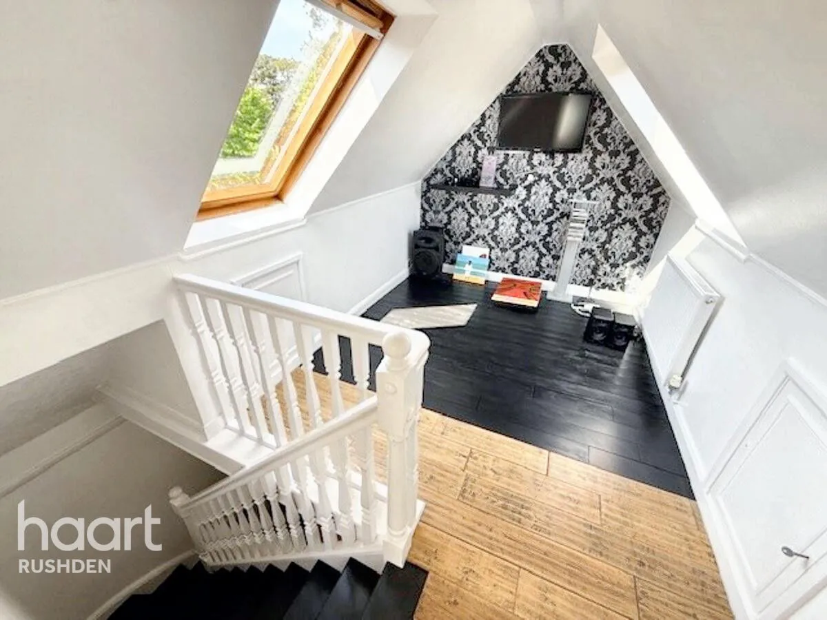 Wellingborough Road, Rushden, NN10, photo 13