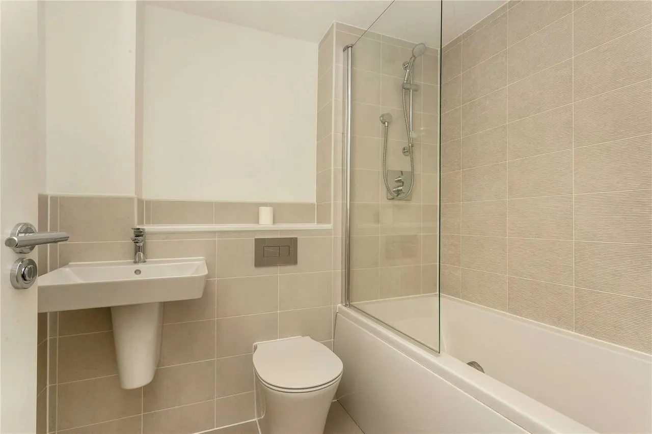 Flora Close, Cheltenham, GL52, photo 5