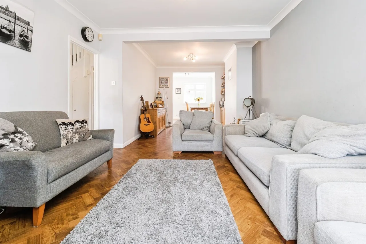 Laburnum Avenue, Hornchurch, RM12, photo 38