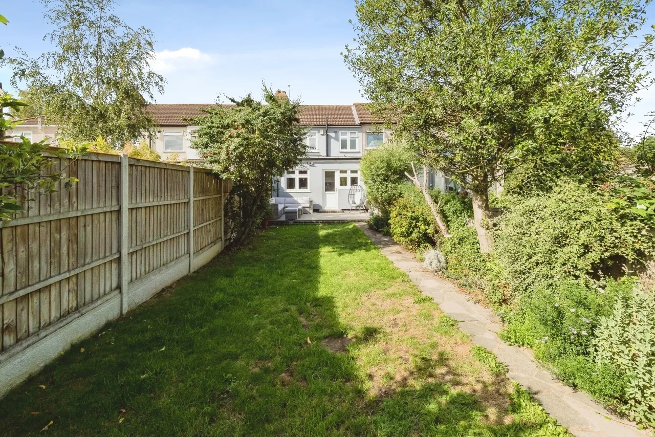 Laburnum Avenue, Hornchurch, RM12, photo 14