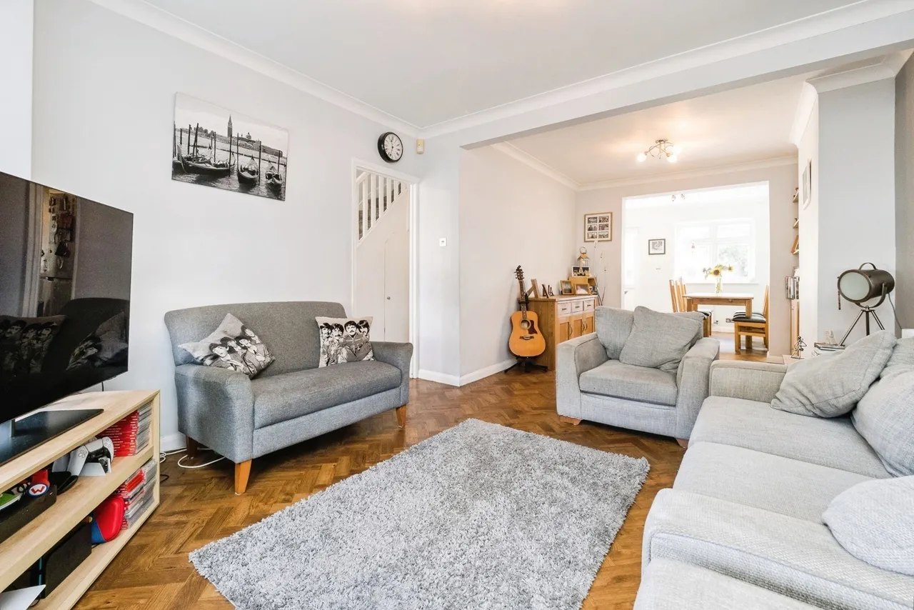 Laburnum Avenue, Hornchurch, RM12, photo 4