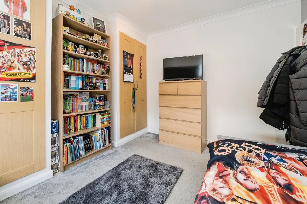 Laburnum Avenue, Hornchurch, RM12, photo 29