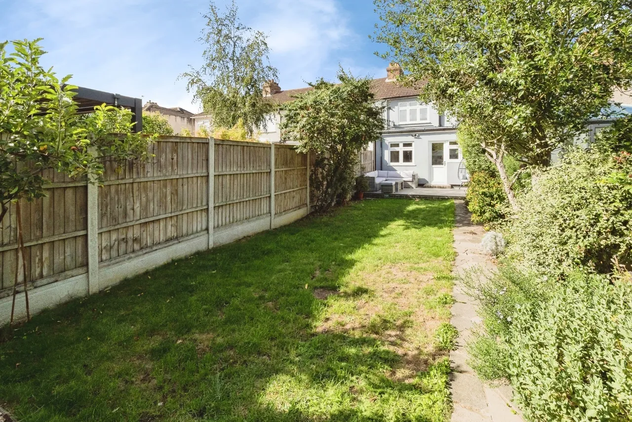 Laburnum Avenue, Hornchurch, RM12, photo 19
