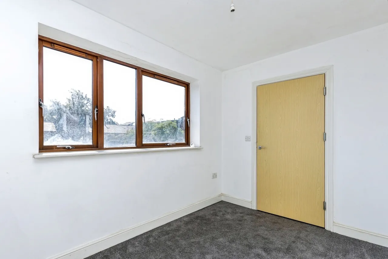 Commonwealth Drive, Crawley, RH10, photo 7