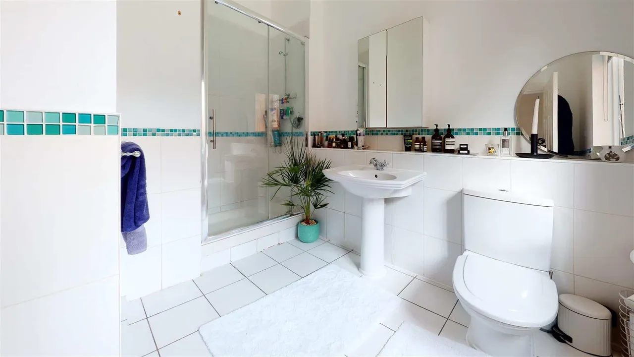 Richmond Drive, Woodford Green, photo 10