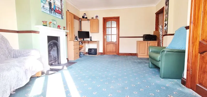 Fairview Crescent, Benfleet, Essex, SS7 4JP, photo 2