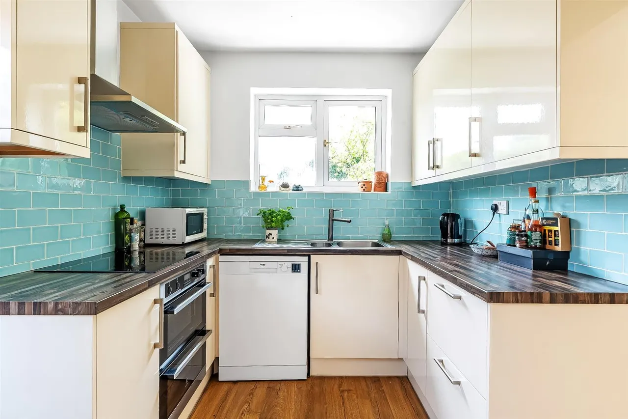 Leatherhead Road, Great Bookham, KT23, photo 13