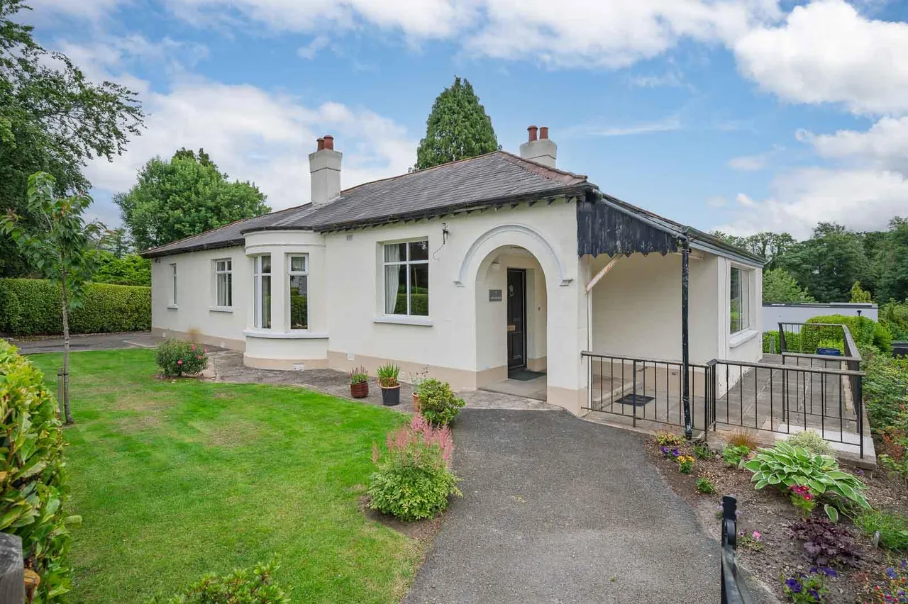 3 bed house for sale, Glen Road, craigavad, BT18