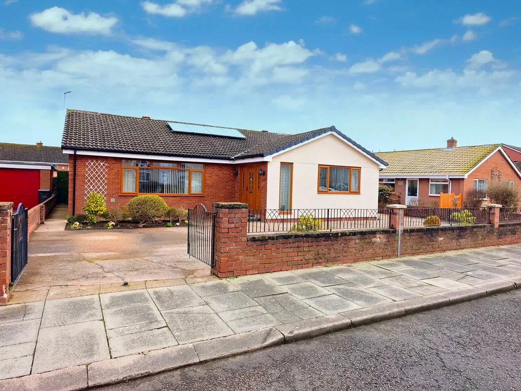 4 bed house for sale — Fergus Way, Carlisle CA2 6TQ